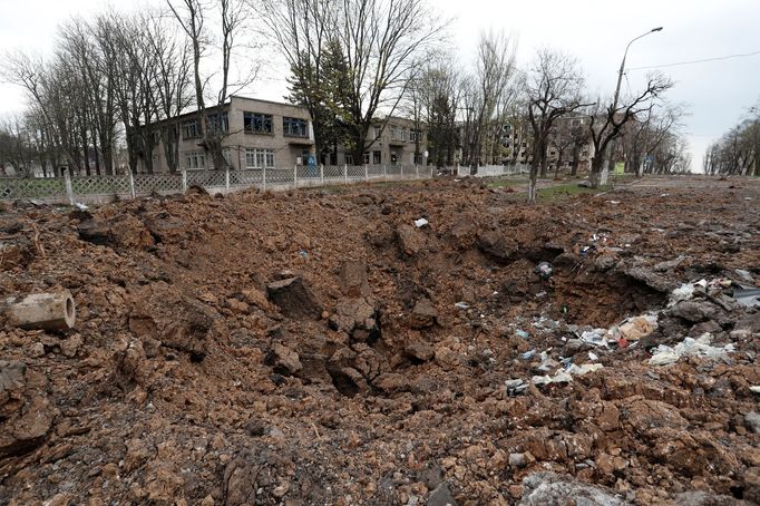 Záběr z přístavního města Mariupol na Ukrajině, které čelí obklíčení a ničivému bombardování ruských invazních sil. 18. 4. 2022