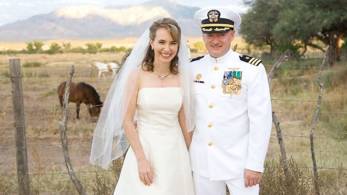 Svatební fotografie Gabrielle Giffordsové a Marka Kellyho. Brali se v listopadu 2007.