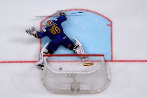 Skvělý debut Vrány, extáze fanoušků i pokořený Lundqvist. Tak Češi začali MS výhrou