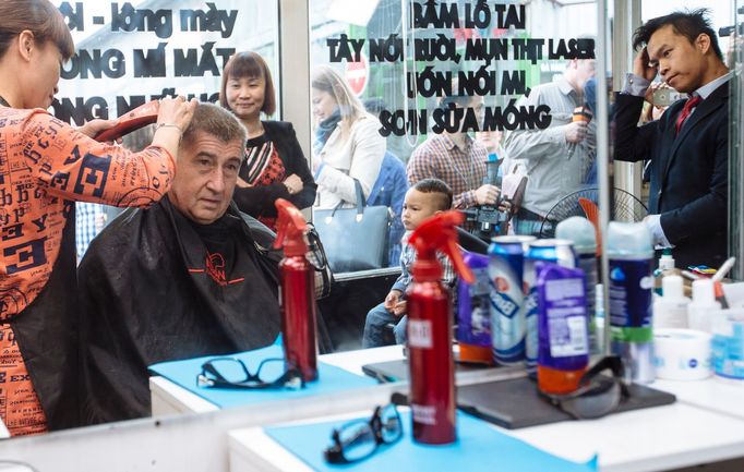 Andrej Babiš zamířil do Sapy 12. června 2016. Jeho den dokumentoval fotograf Lukáš Bíba.