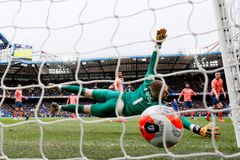 Premier League začne v červnu a odehraje se ve zrychleném rytmu, plánují Angličané