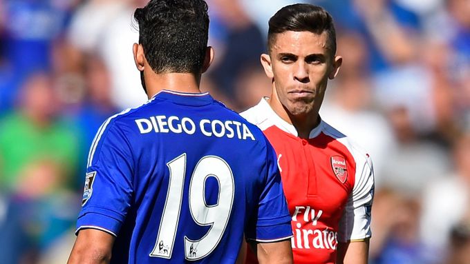 Diego Costa a jeho sok z Arsenalu Gabriel.