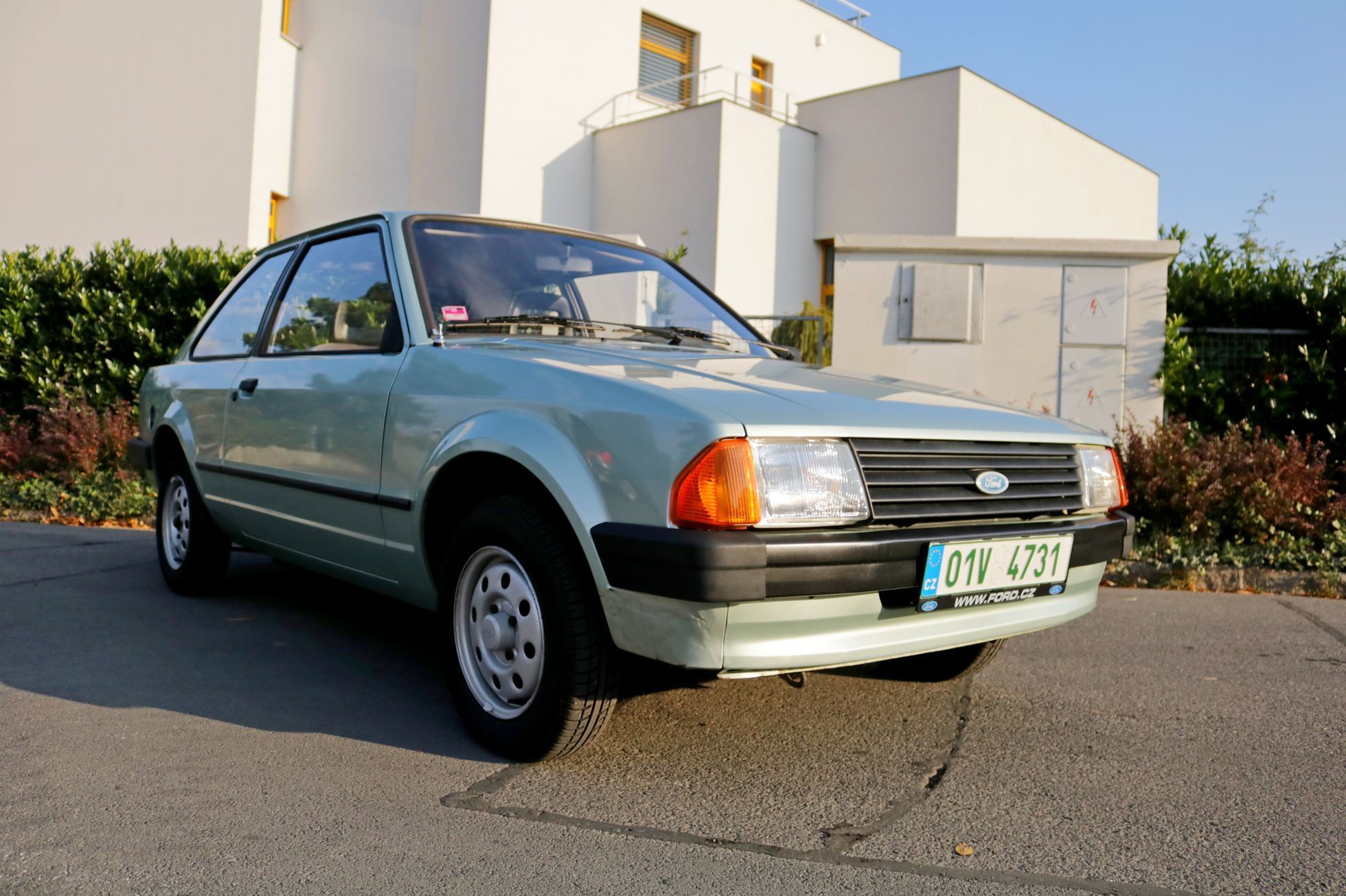 Srovnání Ford Escort 1982 vs. Ford Focus 2018