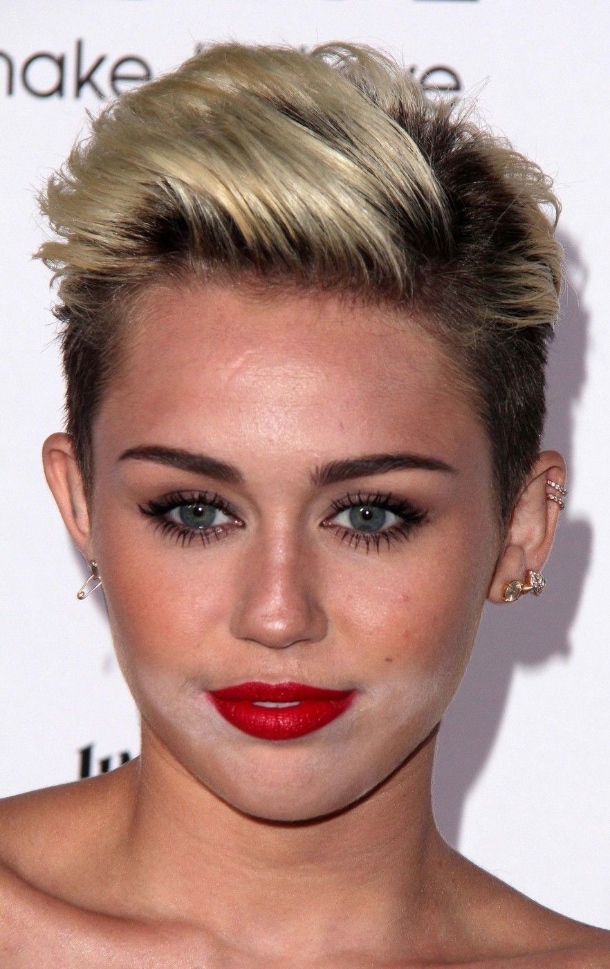 Nepodařené make-upy slavných - Miley Cyrus