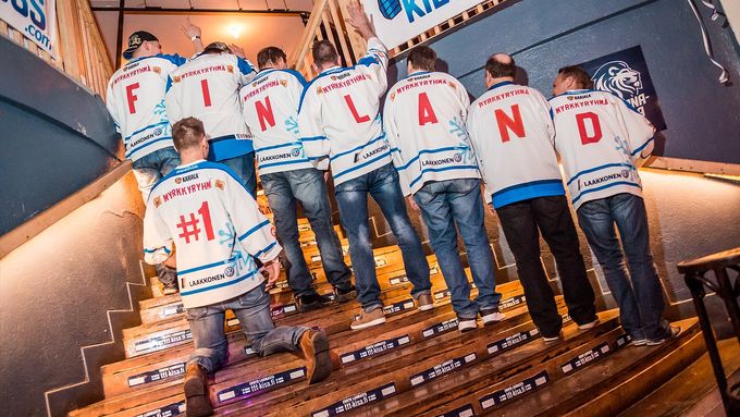 Těžký život hokejistů Lahti. I takhle finský klub před lety lákal fanoušky na sezonu.