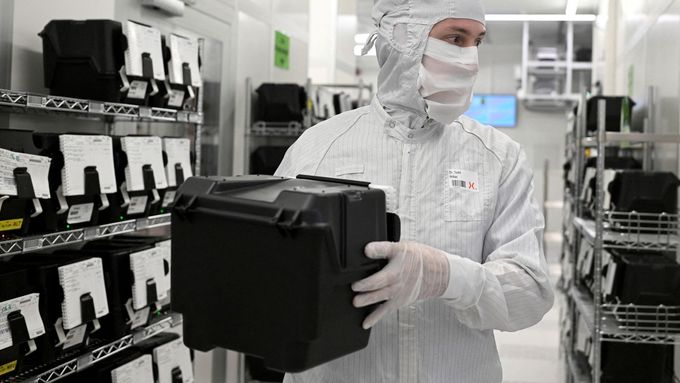 Nizozemská společnost Nexperia vyrábí počítačové čipy pro automobily a spotřební elektroniku.