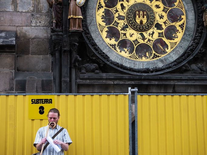 Vítejte v Pragolandu. Turistická Praha na fotkách