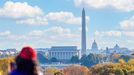 Pohled na panorama Washingtonu D.C. s Kapitolem, Washingtonovým monumentem a Lincolnovým památníkem, USA. Listopad 2024