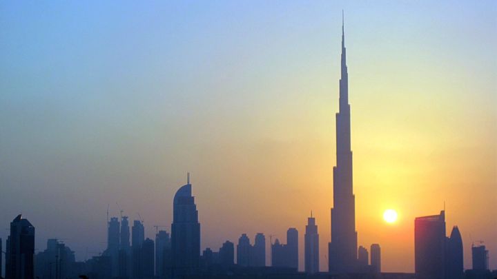 Chalífův nebeský hrad stojí v Dubaji deset let. Nejvyšší stavba má však už vyzyvatele