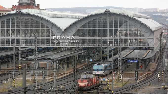 Obrazem: Skoro jako nová. Na hlavním nádraží v Praze skončila rekonstrukce haly, stála 690 milionů