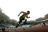 14. 1. - Beznohý běžec nesmí na olympiádu. Je nedovoleně rychlý - Jihoafrický běžec, který má místo obou nohou protézy z uhlíkových vláken, nesmí závodit na olympiádě v Pekingu mezi ostatními běžci. Mezinárodní atletická asociace IAAF totiž rozhodla, že Oscar Pistorius má díky protézám výhodu, která jej zvýhodňuje před ostatními sportovci.  Další podrobnosti si přečtěte ve článku zde