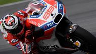 Jorge Lorenzo bude od prvních závodů pod drobnohledem, protože zatím jeho přestup z Yamahy k Ducati nevypadá na nejšťastnější krok. Španělský jezdec si na svéráznou motorku musí ještě nějakou dobu zvykat, ale pak může být silným aspirantem i na ty nejvyšší příčky.