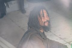 Bezdomovec ohromil Číňany, fotit se s ním chtějí i influenceři. Sám však slávu odmítá