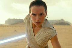 Disney oznámil tři filmy ze světa Star Wars. Ten o rytířce Jedi Rey natočí Pákistánka
