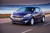 Peugeot 208 1.5 BlueHDI (spotřeba 3,3 l / 100 km) dojede na jedno natankování 1217 km. Cena: 335 000 Kč