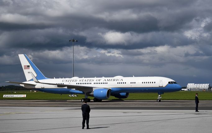 Prezidentský letoun Air Force One - letiště v Irsku