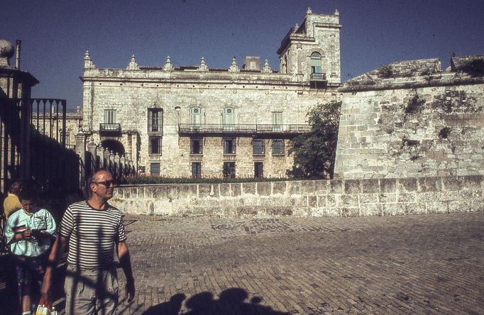 Fotografie Kuby, kterou pořídil Petr Levínský během pobytového zájezdu, jenž organizovala tehdejší Cestovní kancelář mládeže na jaře v roce 1989.