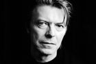 Bowie se utká s Foals. Britové vybírají nejlepší desku