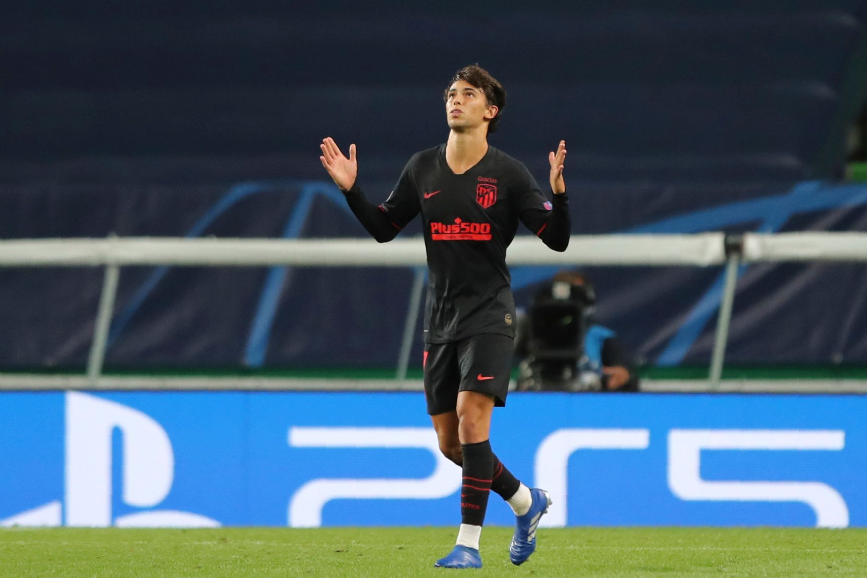 Joao Felix slaví gól ve čtvrtfinále LM Lipsko - Atlético Madrid