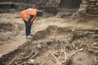 Archeologové na Hradecku objevili zřejmě nejdelší pravěkou mohylu v Evropě