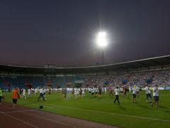 Fanoušci Baníku Ostrava na podzim vběhli na hřiště během zápasu s Opavou.