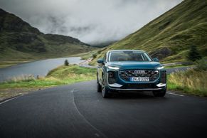 Světlo je geniální způsob, jak mluvit s řidičem. Audi Q3 umí teď víc než kdy dřív