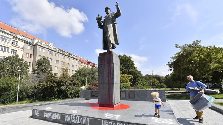 Koněvovu ulici má deset měst, přejmenování ale neplánují. Lidé nechtějí měnit doklady; Zdroj foto: ČTK