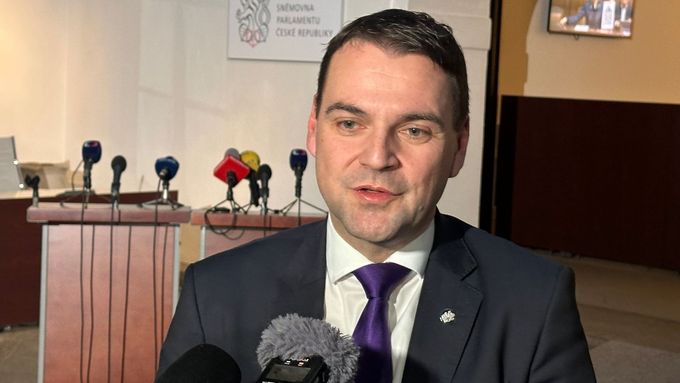 Předseda Motoristů Petr Macinka odpovídá na dotaz Aktuálně.cz, proč jeho strana nominovala Filipa Turka na ministra životního prostředí.