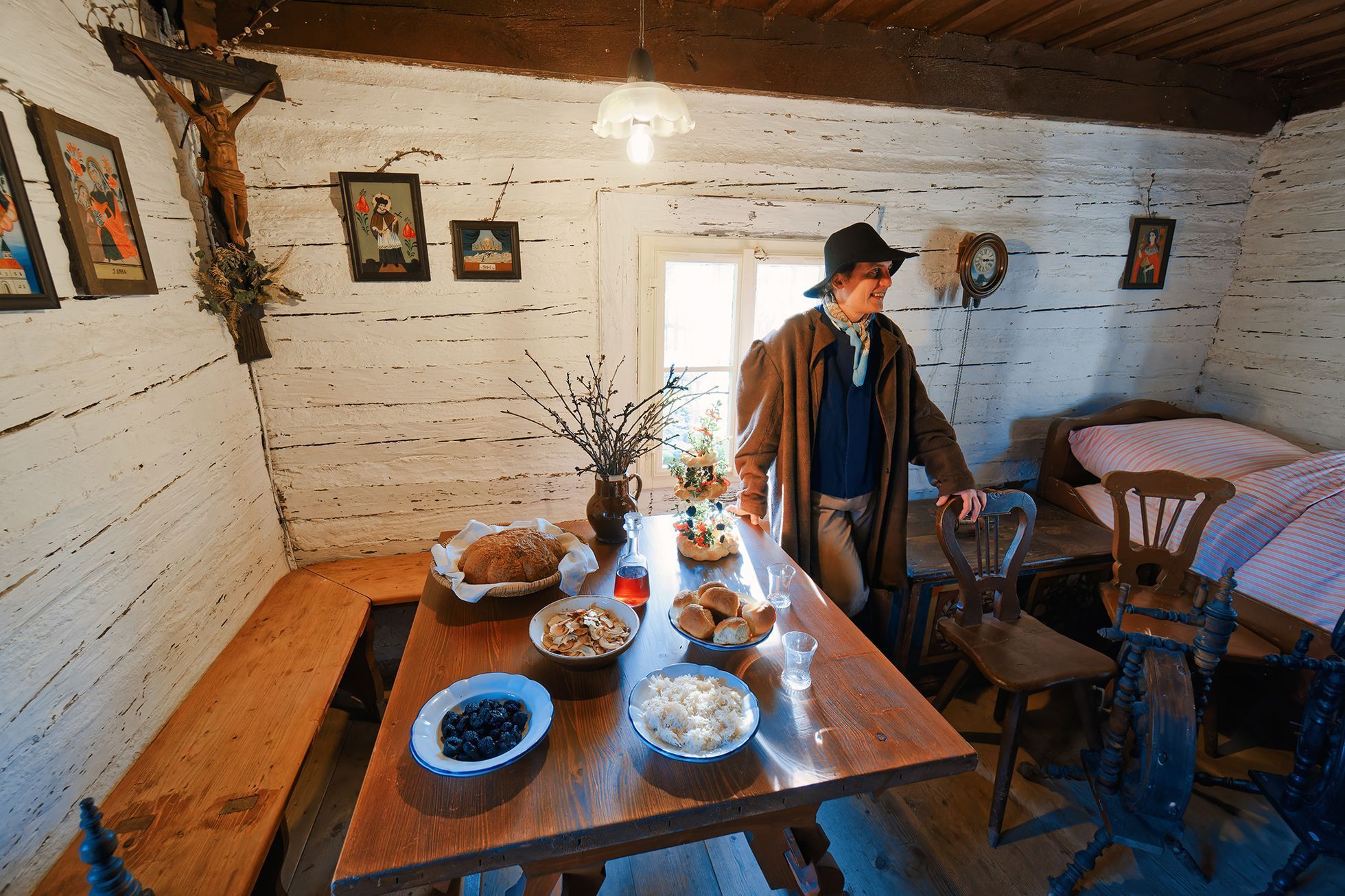 Advent ve skanzenu v Kouřimi. Mýtické postavy a zvyky na fotkách, prosinec 2023