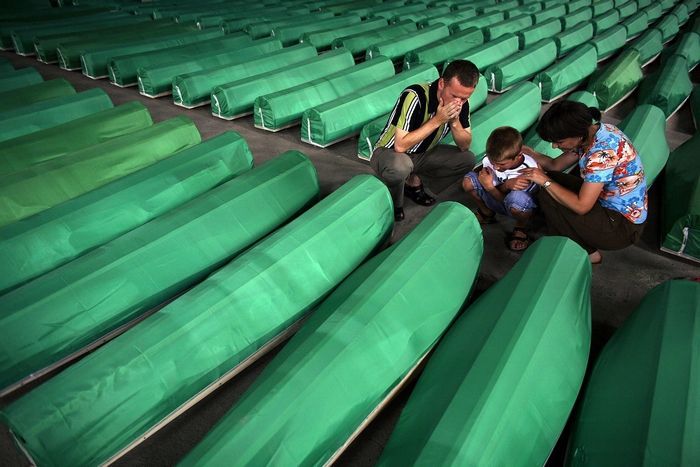 Pohřeb obětí masakru ve Srebrenici