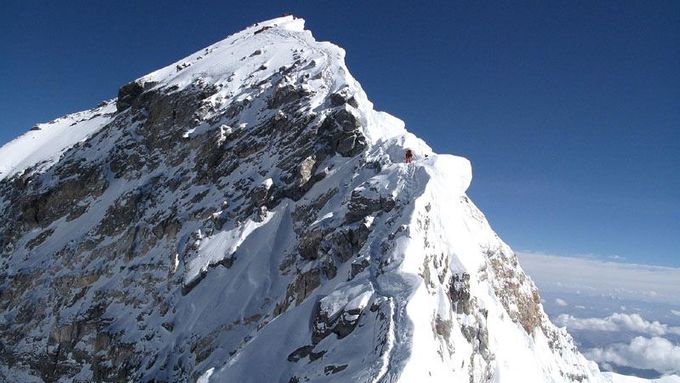 Mount Everest. S výškou 8848 metrů nad mořem nejvyšší hora na světě.