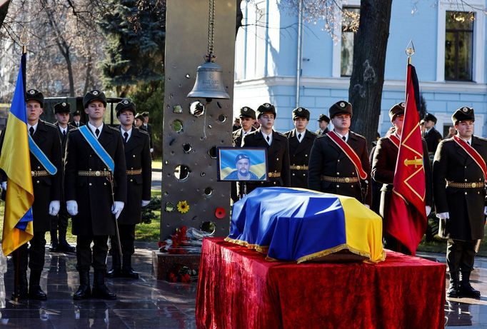 Pohřeb ukrajinského vojáka Antona Sydorova, který byl zabit proruskými separatisty.