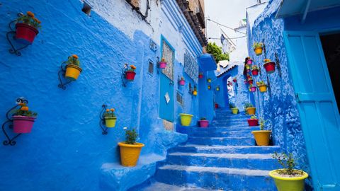 Marocké Modré město láká na kozí sýr, tkané látky a hašiš