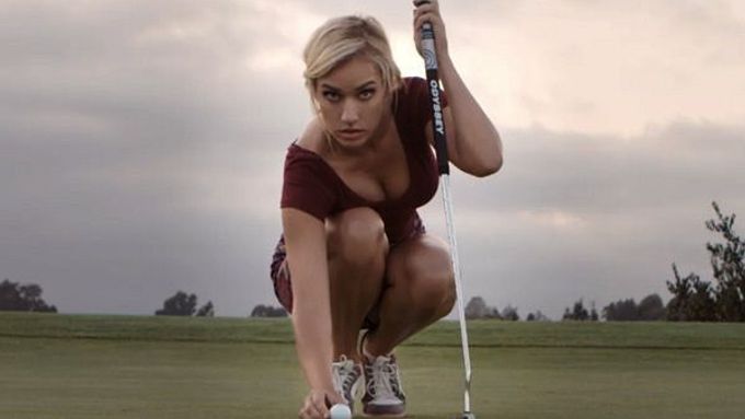 Míček v klíně golfistky a velmi odvážná fotka SK Slavie. Sledujte Sportovní Sociál