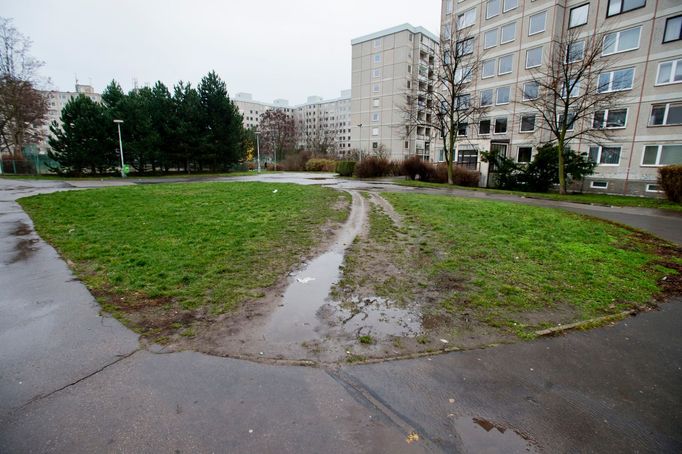 Příklad zbytkové zeleně na sídlišti Černý most