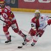 Slavia vs. Třinec, utkání hokejové extraligy (Bonk a Bednář)