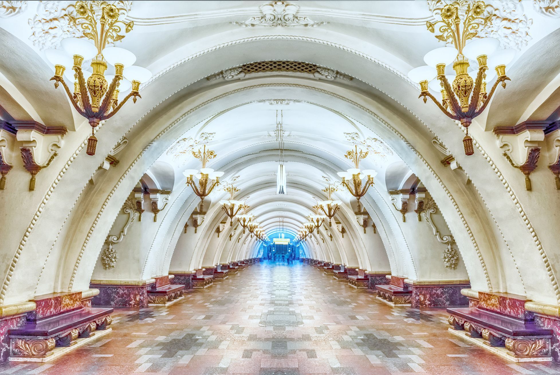 Jednorázové užití / Fotogalerie / Když metro připomíná luxusní palác. Podívejte se na krásy moskevské podzemky
