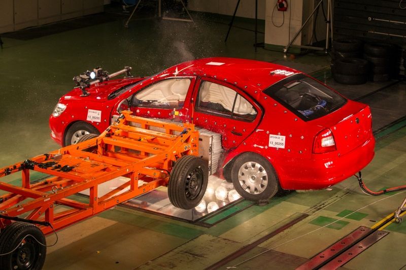 Oprava nabouraných vozů Škoda Octavia