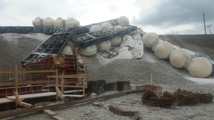 U Mariánských Lázní vykolejil nákladní vlak, doprava na trati bude stát několik dní