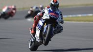 Udržet výkonnou motorku kategorie MotoGP na obou kolech není jednoduché.