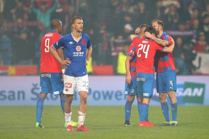 Radost hráčů Viktorie v zápase první ligy Plzeň - Slavia.