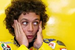 Rossi vyzval Alonsa na rychlostní souboj