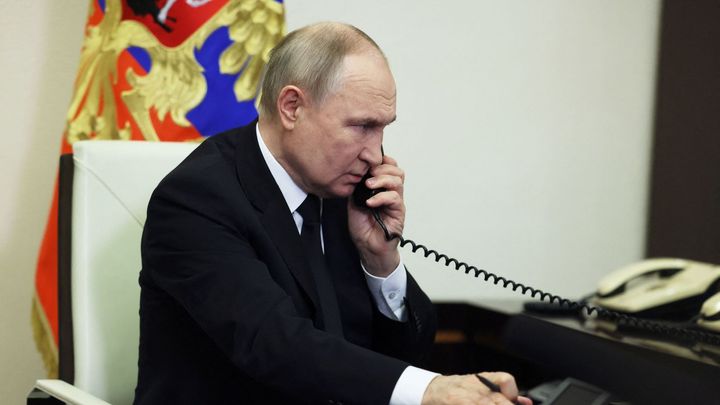  Reuters
