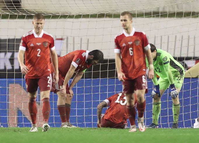 Smutní ruští fotbalisté prohráli v klíčovém duelu kvalifikace MS s Chorvatskem kvůli vlastní brance