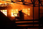 Oheň zničil sklad textilu v Plzni. Škoda je 50 milionů
