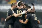 Juventus díky výhře nad Chievem vyrovnal klubový rekord, milánské derby zvládlo lépe AC