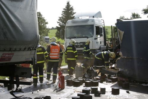 Na Bruntálsku se srazily dva kamiony