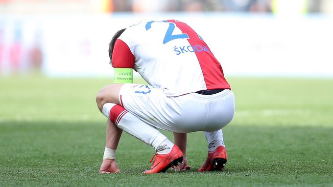 Kapitán Slavie Milan Škoda neměl důvod k radosti, jeho tým prohrál ve fotbalové lize ve Zlíně