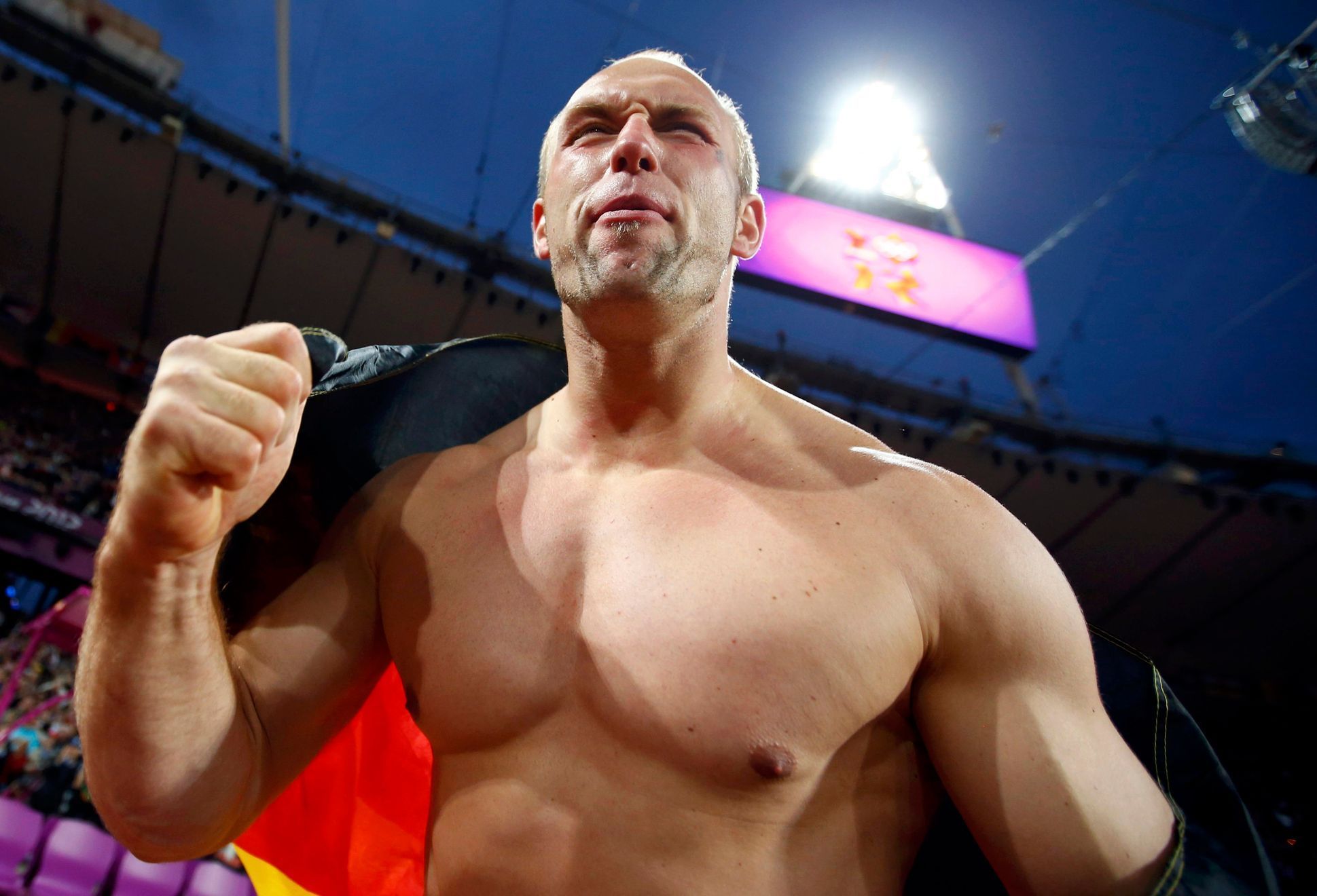 Robert Harting slaví olympijské zlato v disku