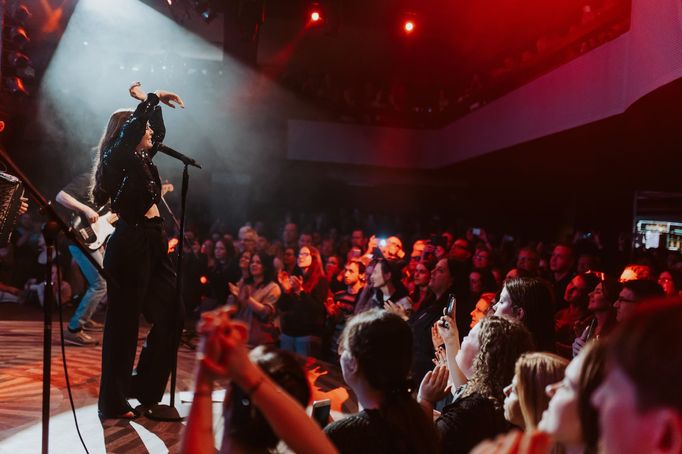 Kateřina Marie Tichá během svého koncertu v Lucerna Music Baru 7. dubna 2025.